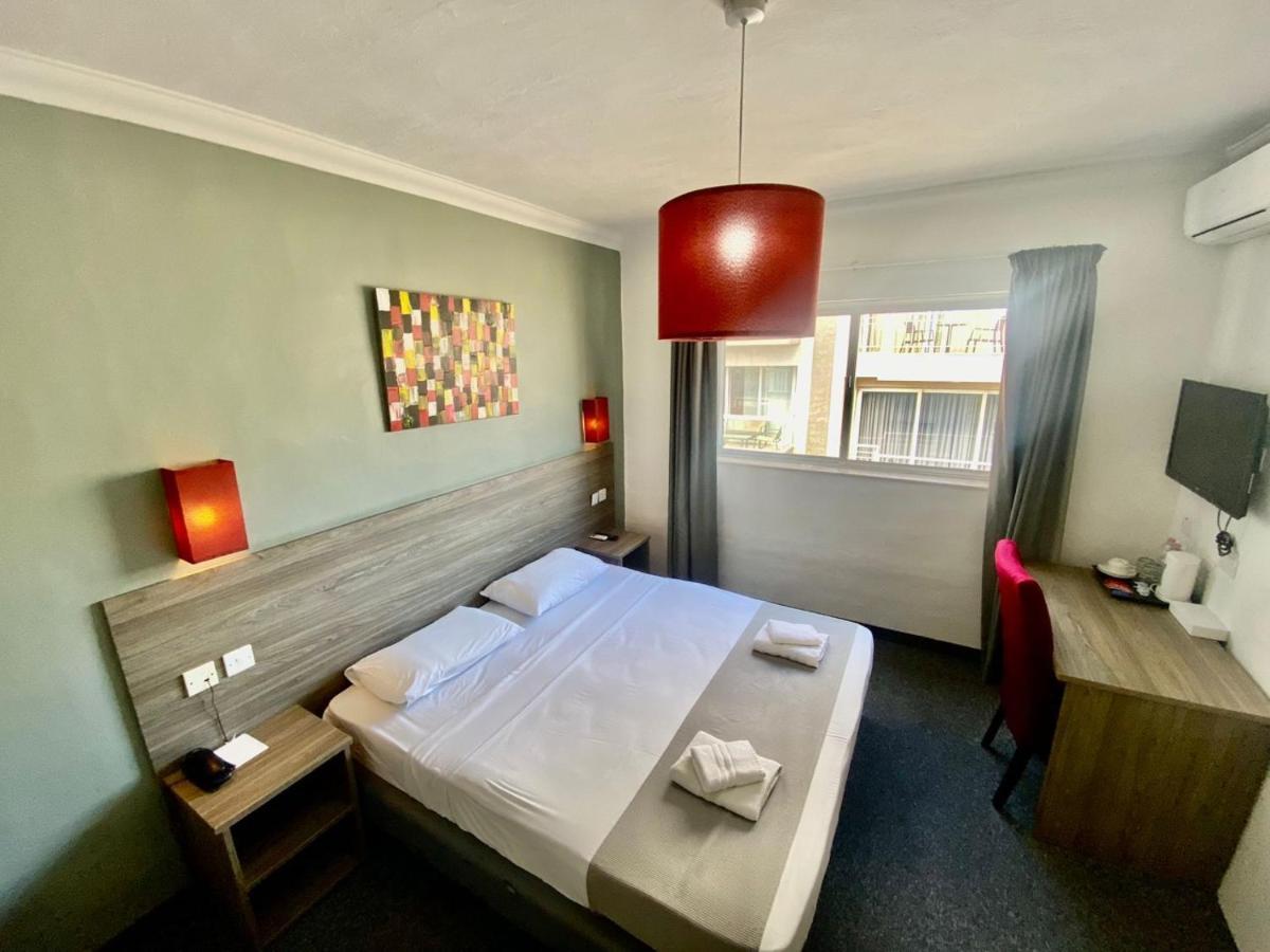 Spinola Hotel Saint Julian's Екстер'єр фото