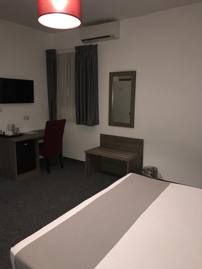 Spinola Hotel Saint Julian's Екстер'єр фото